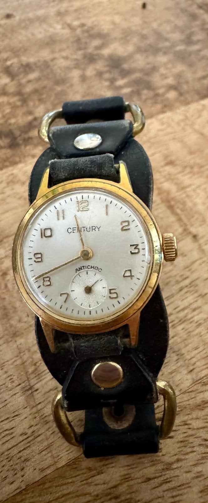 Century antichoc 1950/1960 handwinder met zwitsers uurwerk, Overige merken, Staal, Polshorloge, 1930 tot 1960