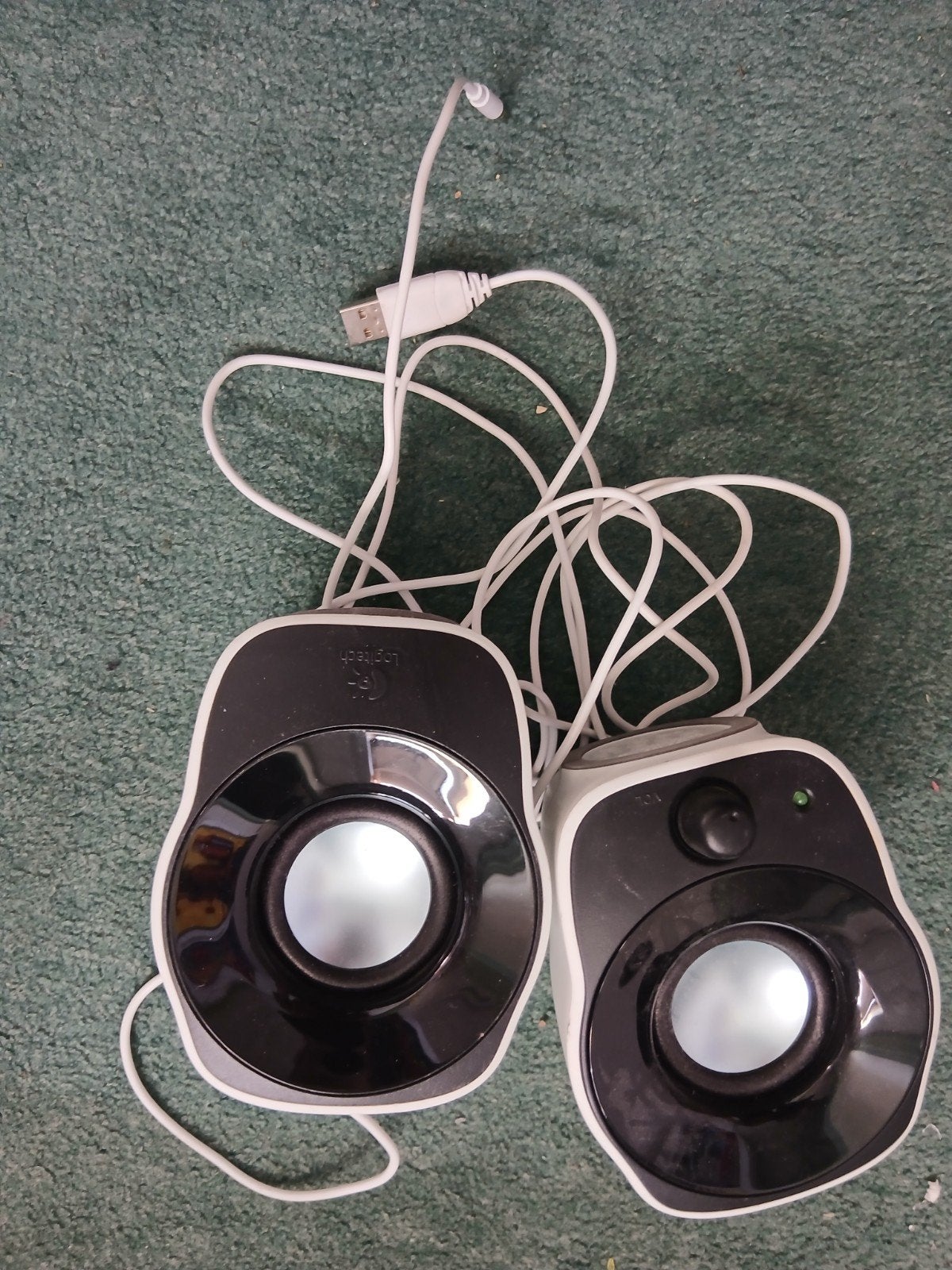 Logitech computer speakers met volumknop - Zo goed als nieuw, Ophalen of Verzenden, Zo goed als nieuw, Audiokanaal 2, Logitech