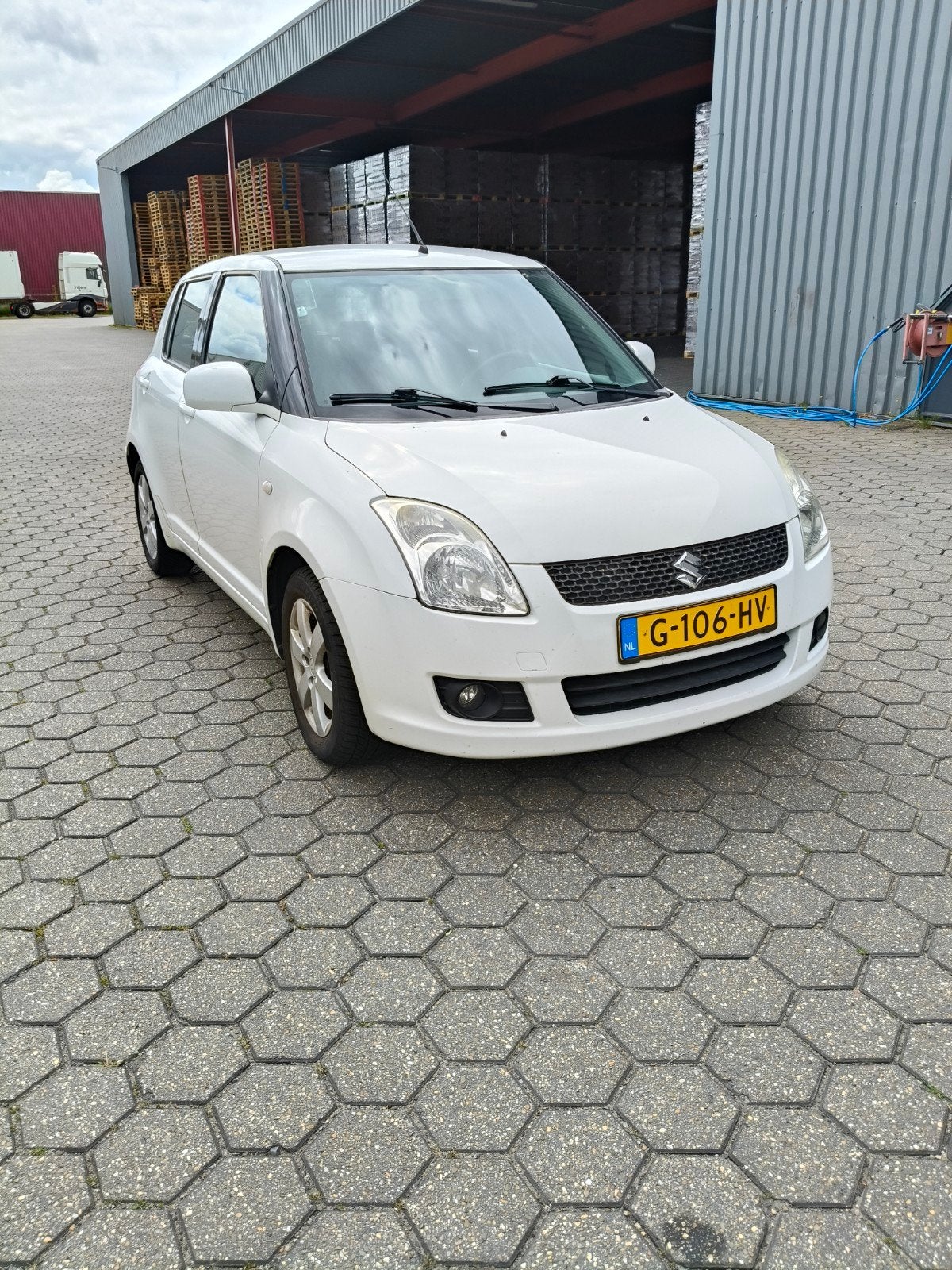 Suzuki Swift 1.3 5D 2008 Wit, Voorwielaandrijving, Stof, 40 €/maand, 400 kg