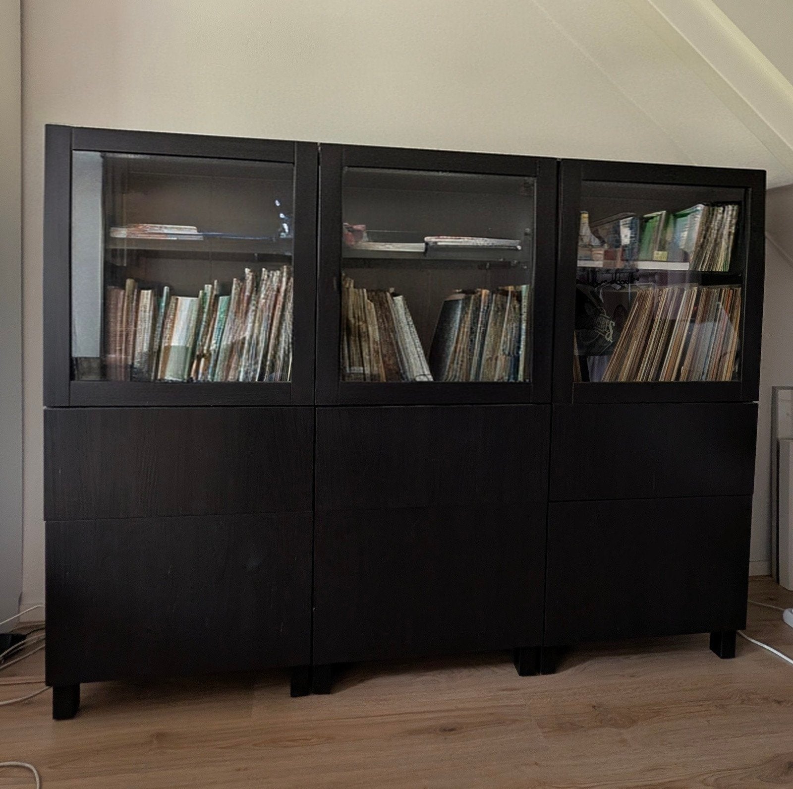 BESTA kast zwart bruin 180x40x138 cm, Met deur(en), 100 tot 150 cm, 150 tot 200 cm, Ophalen of Verzenden