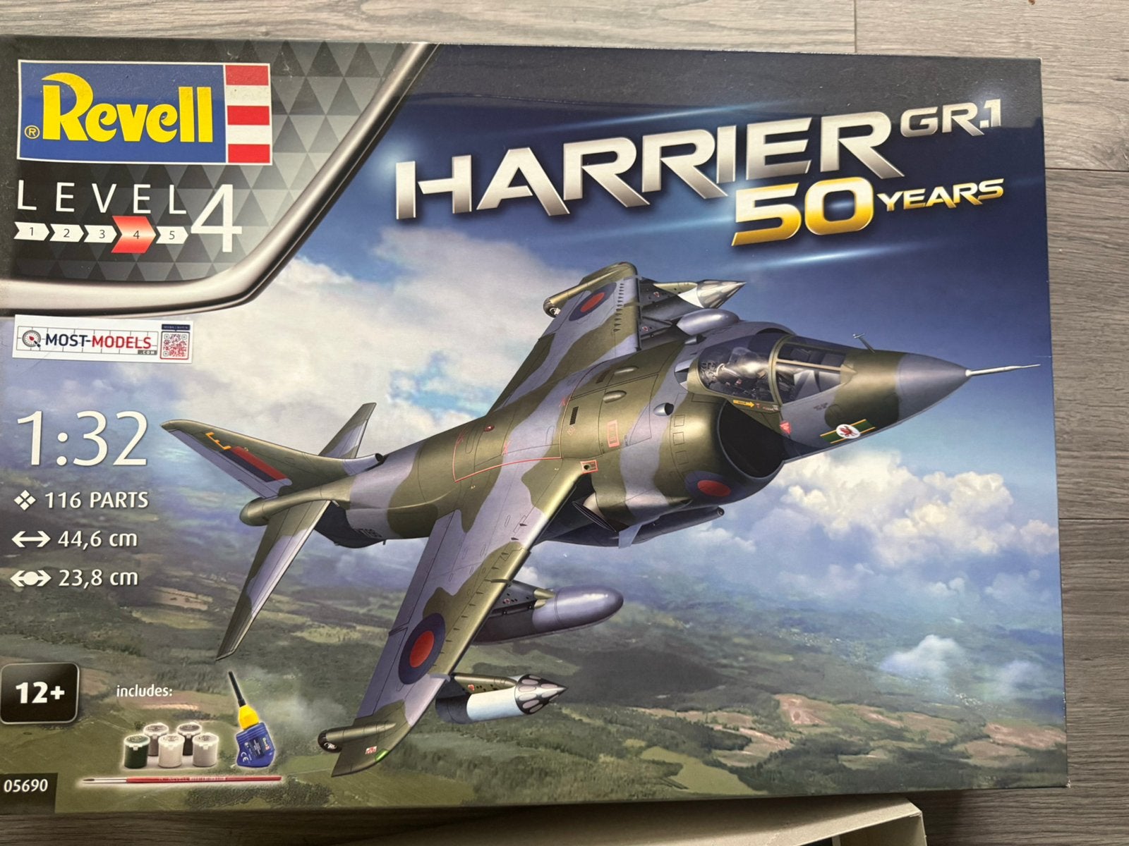 Revell 1/32 Harrier GR1 50yr (05690), Ophalen of Verzenden, Zo goed als nieuw, Groter dan 1:72, Revell