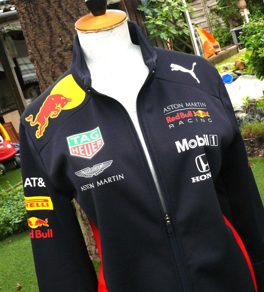 PUMA Red Bull jas maat S als nieuw, Verzamelen, Automerken, Motoren en Formule 1, Ophalen of Verzenden, Zo goed als nieuw, Formule 1