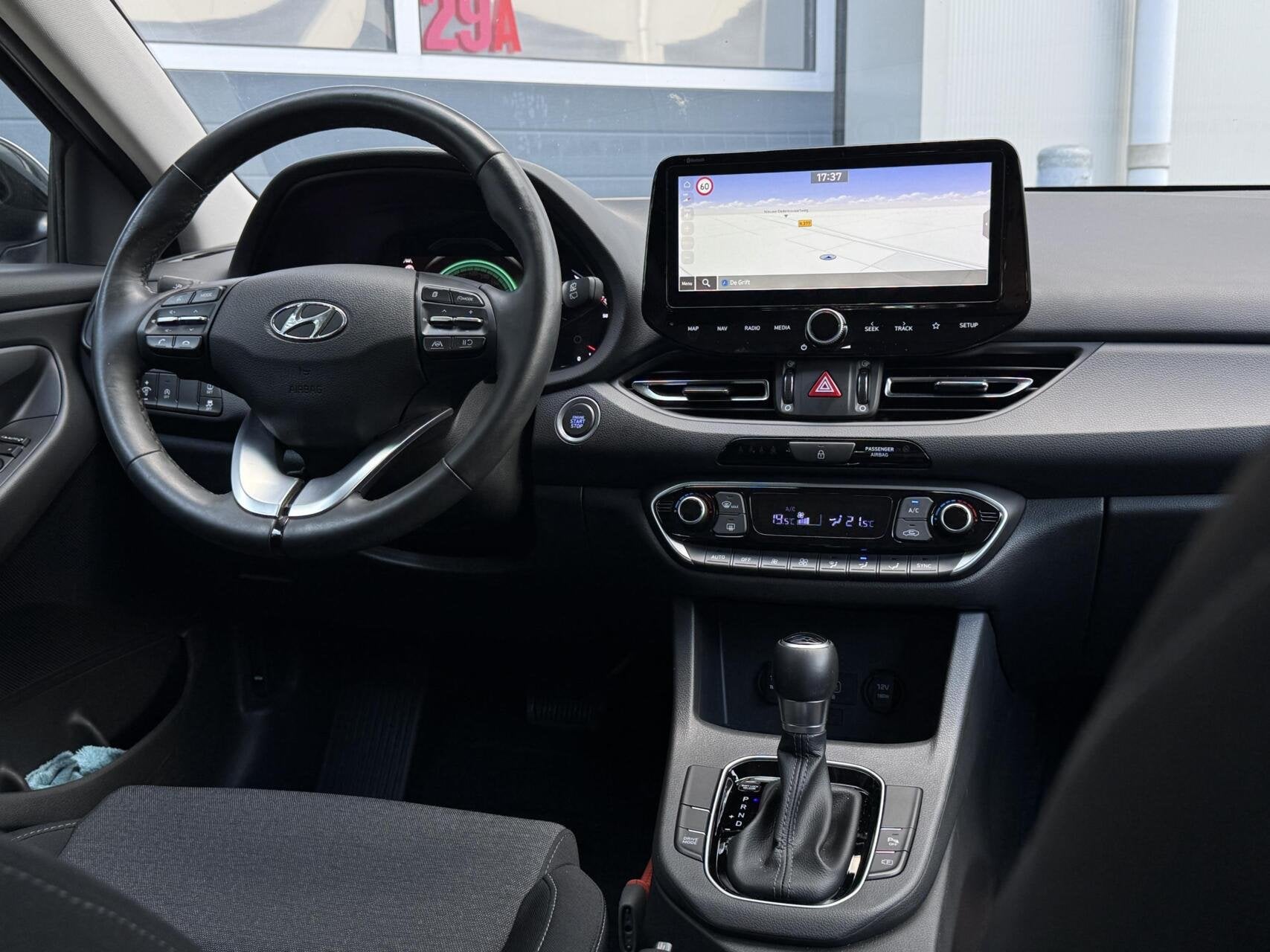Hyundai i30 Wagon 1.0 T-GDi MHEV Comfort Smart | LED | Carpl, Gebruikt, Euro 6, Wit, Origineel Nederlands