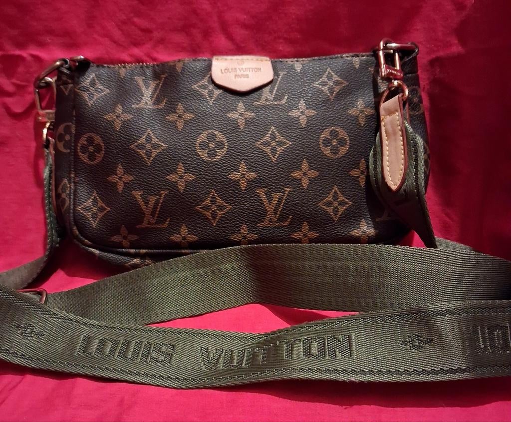 Louis vuitton pochette, Ophalen of Verzenden, Zo goed als nieuw, Zwart