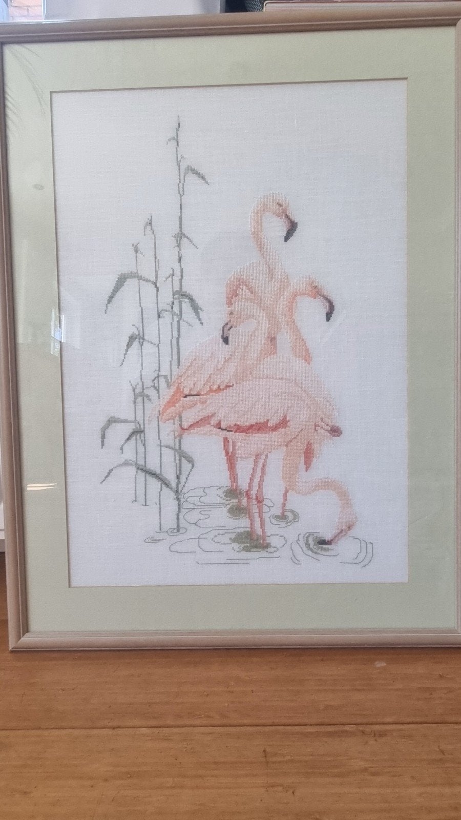 Geborduurd schilderij met flamingo's, 50 – 75, Minder dan 50 cm, Ophalen of Verzenden, Zo goed als nieuw