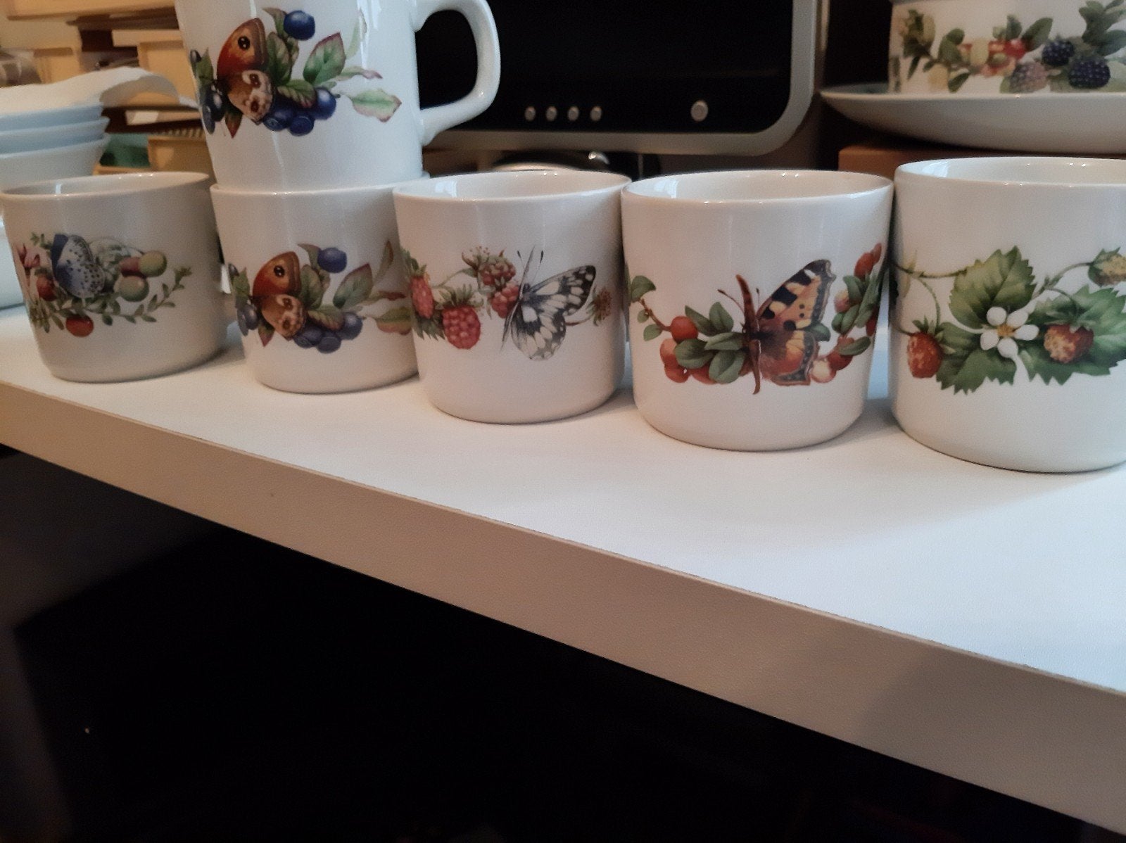 6 mokken met oor marjolein bastin bosvruchten, Ophalen of Verzenden, Zo goed als nieuw, Overige stijlen, Kop(pen) en/of Schotel(s)