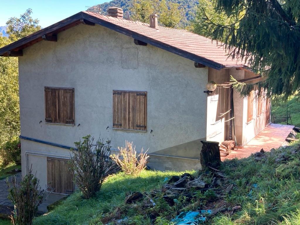 Te koop: Prachtig vakantiehuis met uitzicht op het Comomeer, Huizen en Kamers, Buitenland, Dorp, 5 kamers, Woonhuis, 146 m²
