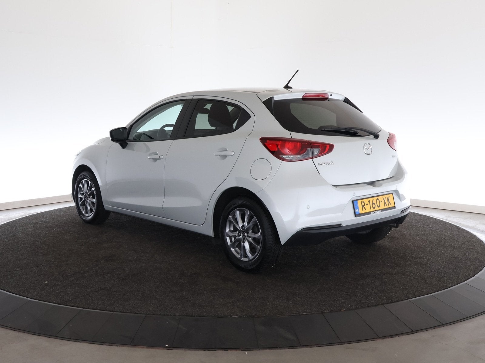 Mazda 2 1.5 Skyactiv-G Comfort | Carplay | PDC | 12 maanden, Auto's, Keurmerk '100% Onderhouden', Stof, 4 cilinders, Wit