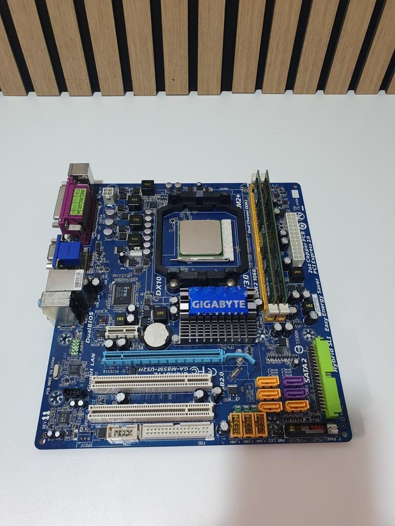 Gigabyte GA-M85M-US2H Moederbord + AMD Athlon 64 X2 + 4GB, ., Ophalen of Verzenden, Zo goed als nieuw, Socket AM2