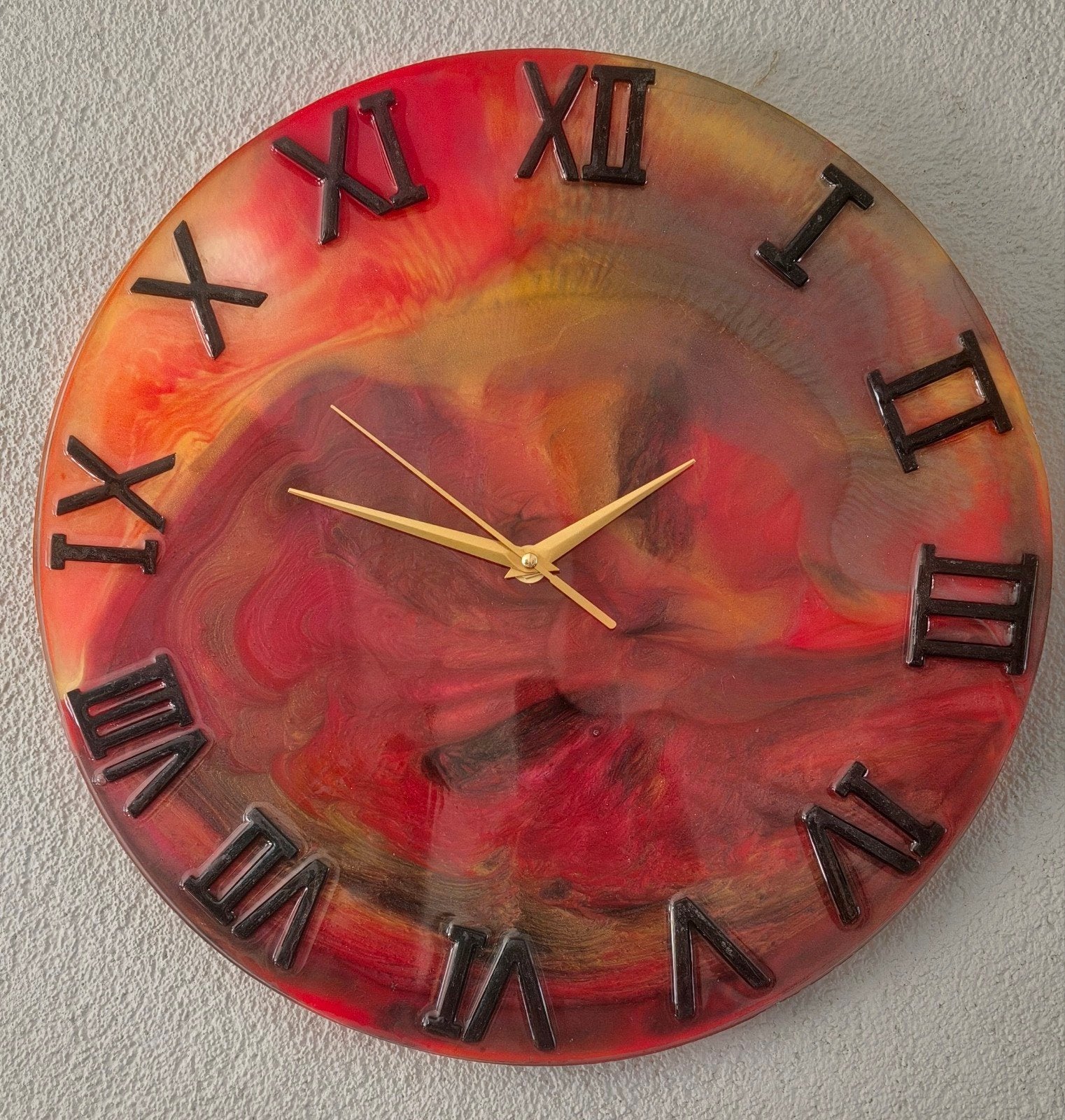 Unieke handgemaakte epoxy wandklok, 26 cm, nieuw, Huis en Inrichting, Woonaccessoires | Klokken, Wandklok, Analoog, Werkt op batterijen