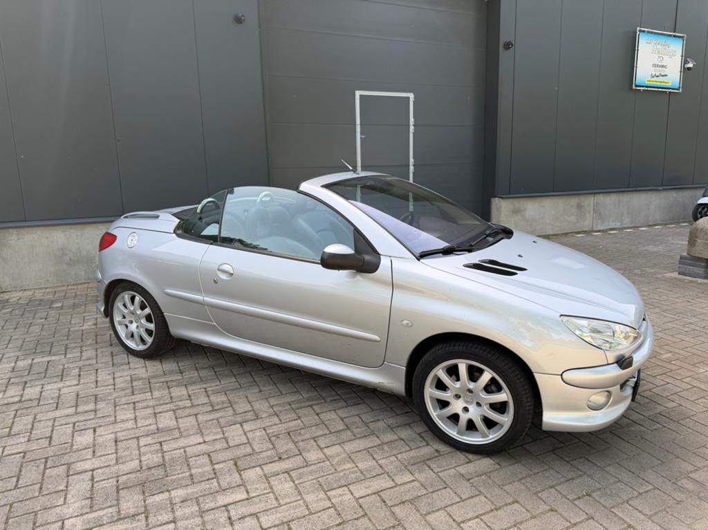 Peugeot 206 2.0 16V CC 2004 Grijs, 136 pk, Zwart, 4 cilinders, Cabriolet