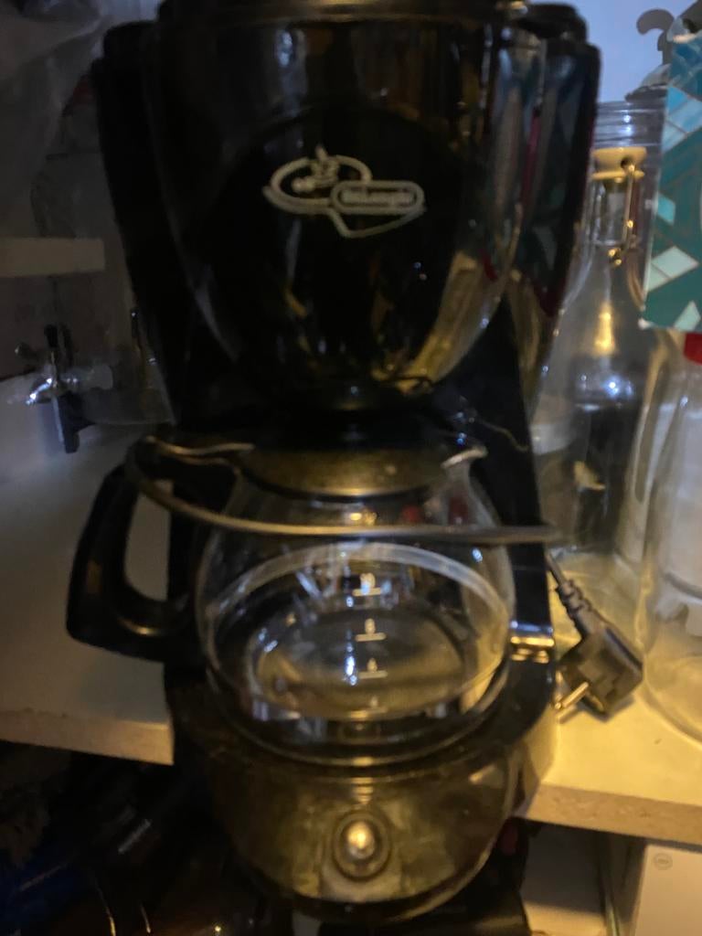 DeLonghi koffiezetapparaat, Gebruikt, 10 kopjes of meer, Koffiemachine, Gemalen koffie
