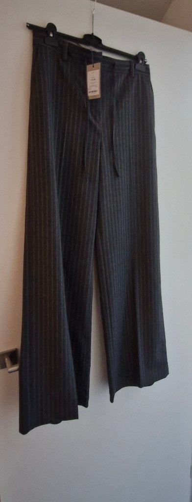 Moscow krijtstreep broek donkergrijs, Maat 42/44 (L), Nieuw, Ophalen of Verzenden, Moscow