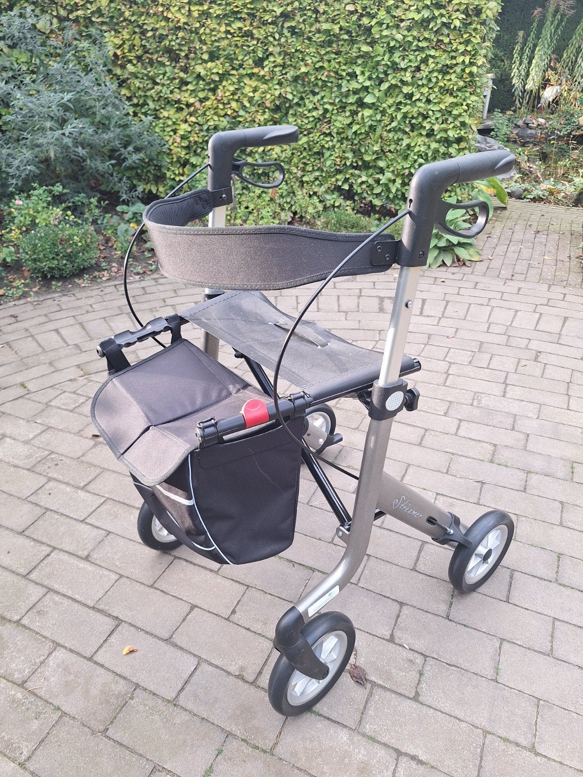 NIEUWSTAAT lichtgewicht rollator vh topmerk Rehasense Stream, Ophalen, Lichtgewicht