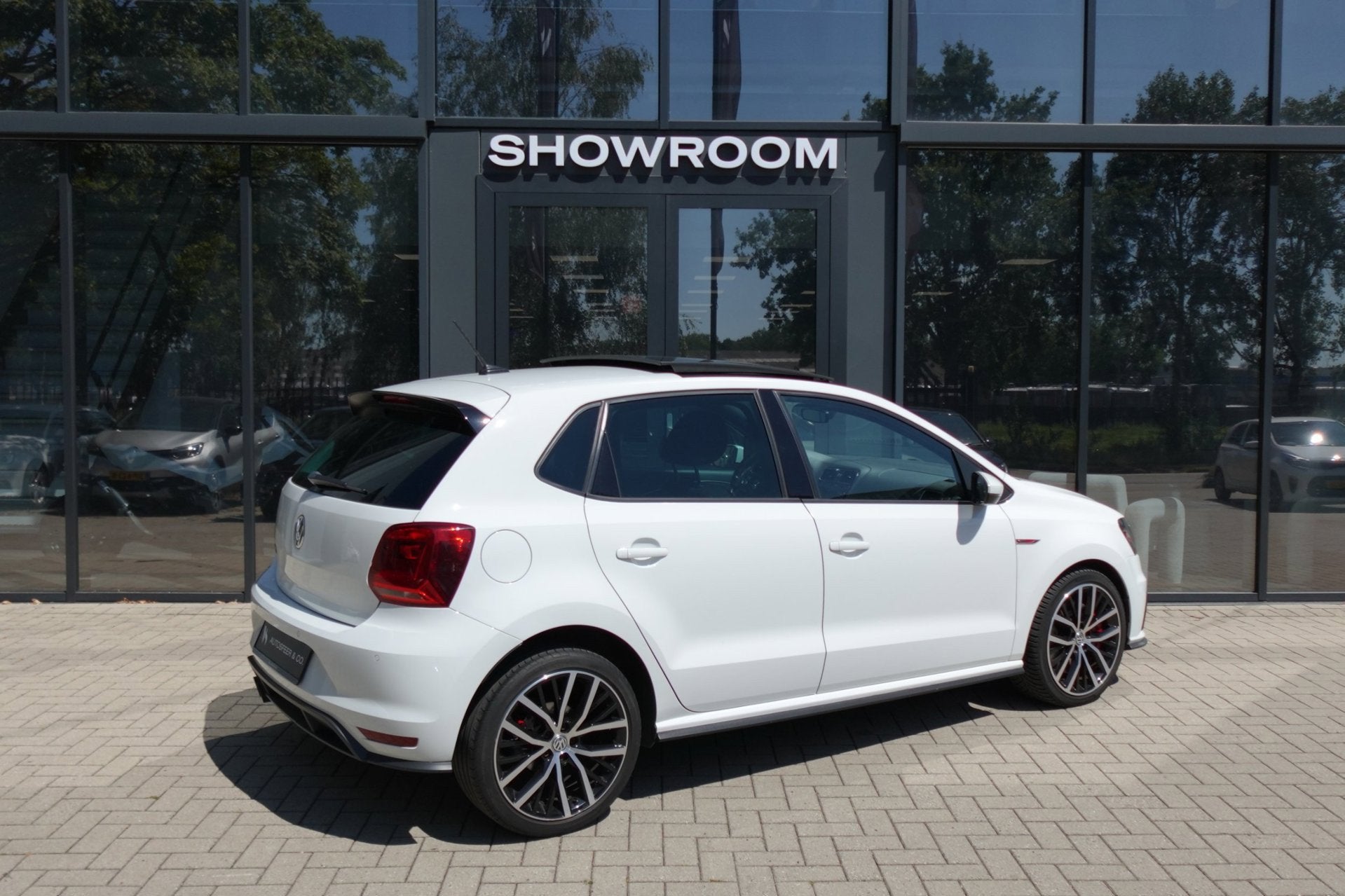 Volkswagen Polo 1.8 TSI GTI PANO NAVI STOELVERW, Auto's, Volkswagen, Stof, Zwart, Wit, Bedrijf