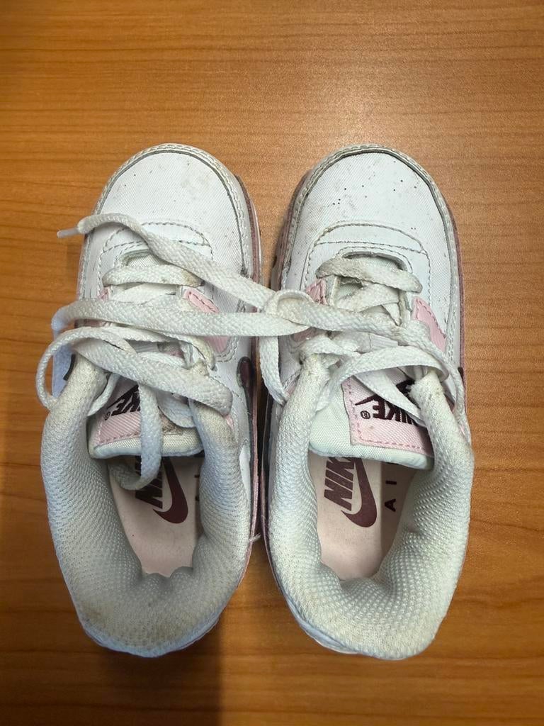 Nike maat 23,5, Ophalen of Verzenden, Zo goed als nieuw, Jongetje of Meisje, Schoentjes