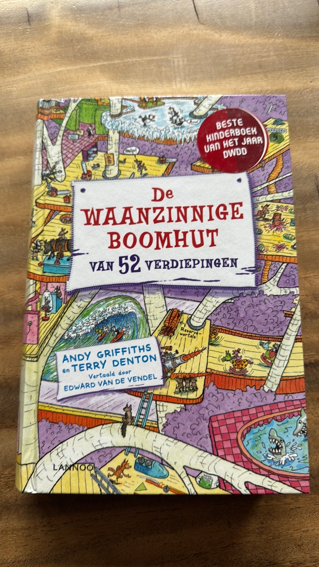 De waanzinnige boomhut van 52 verdiepingen., Boeken, Ophalen of Verzenden, Zo goed als nieuw