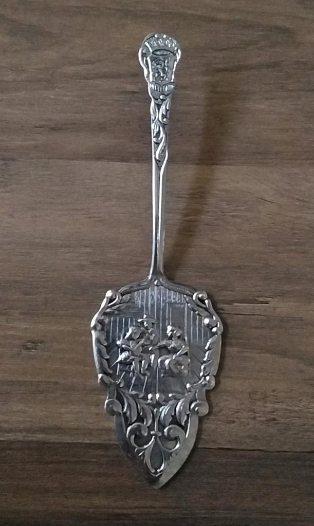 Antieke taartschep met reliëf, Antiek en Kunst, Ophalen of Verzenden