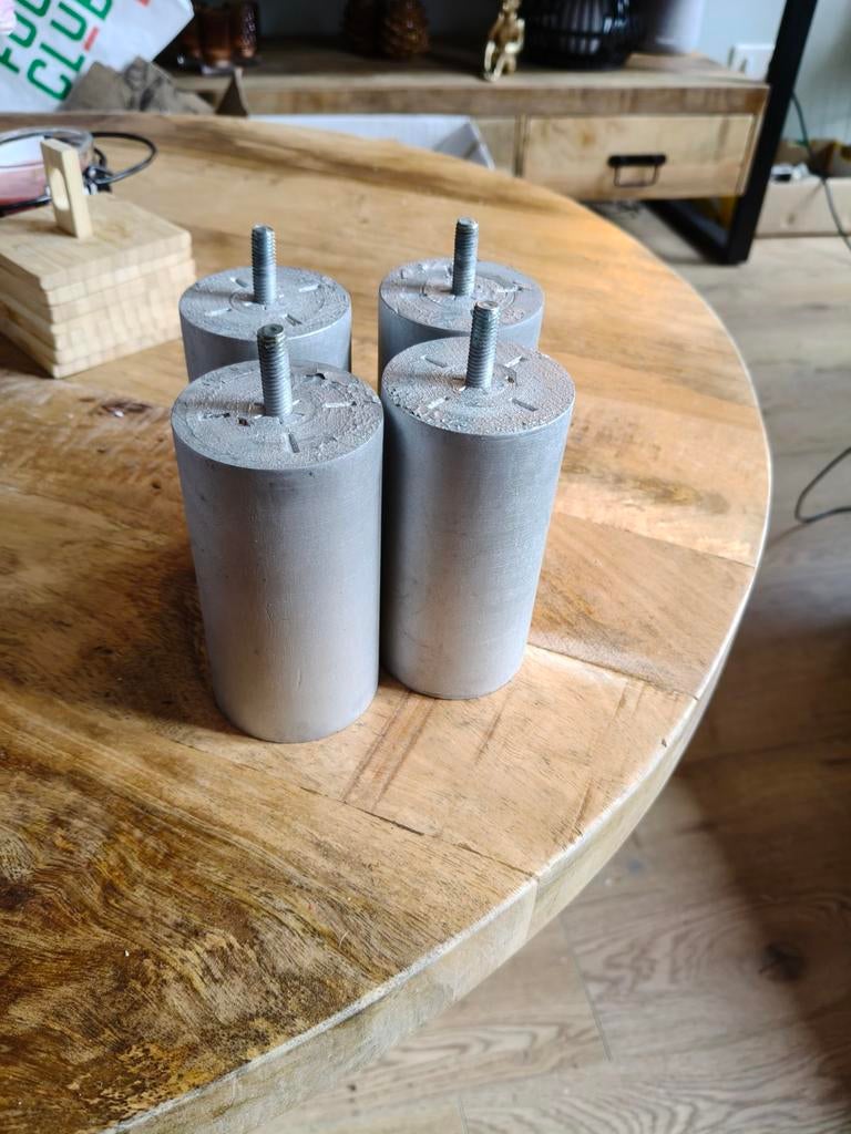 Set van 6 metalen bedpoten, Ophalen of Verzenden, Zo goed als nieuw, Eenpersoons, 70 cm of minder