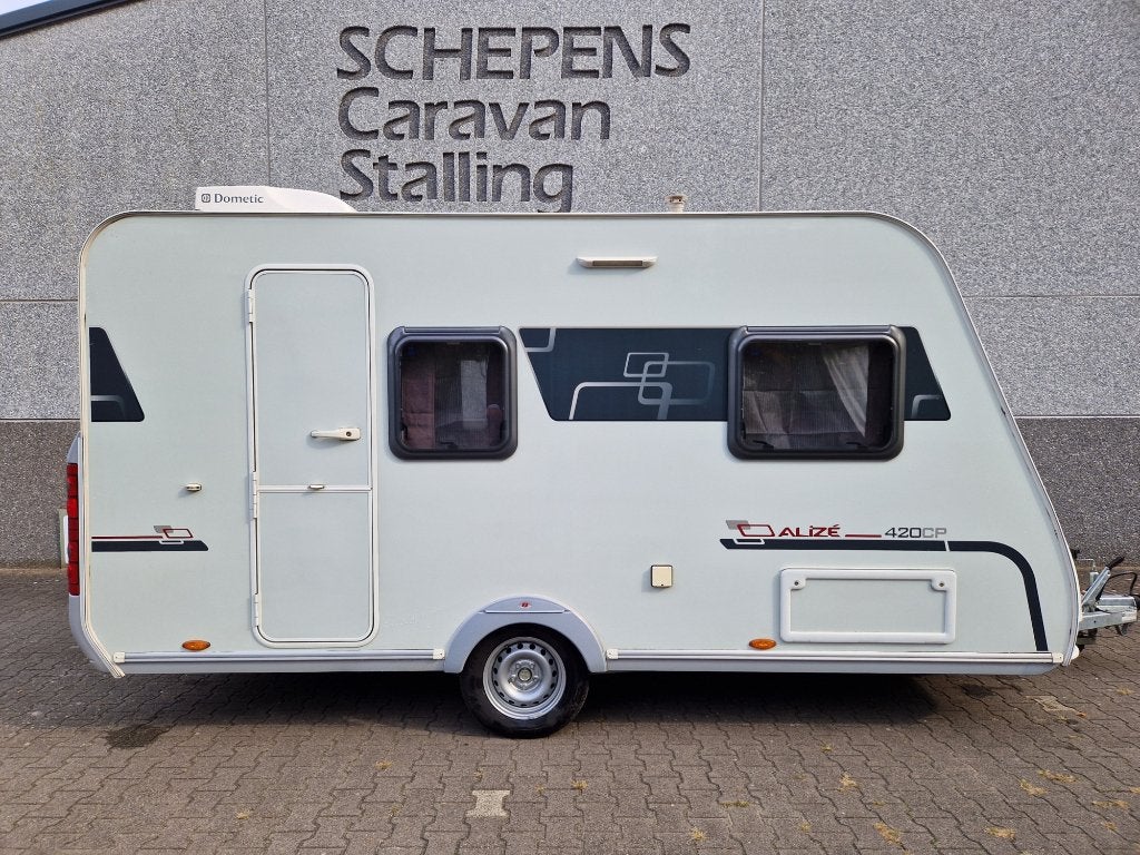 Sterckeman Alizé 420 CP incl. voortent + airco, Caravans en Kamperen, Sterckeman, Treinzit, 4 tot 5 meter, Tot en met 4