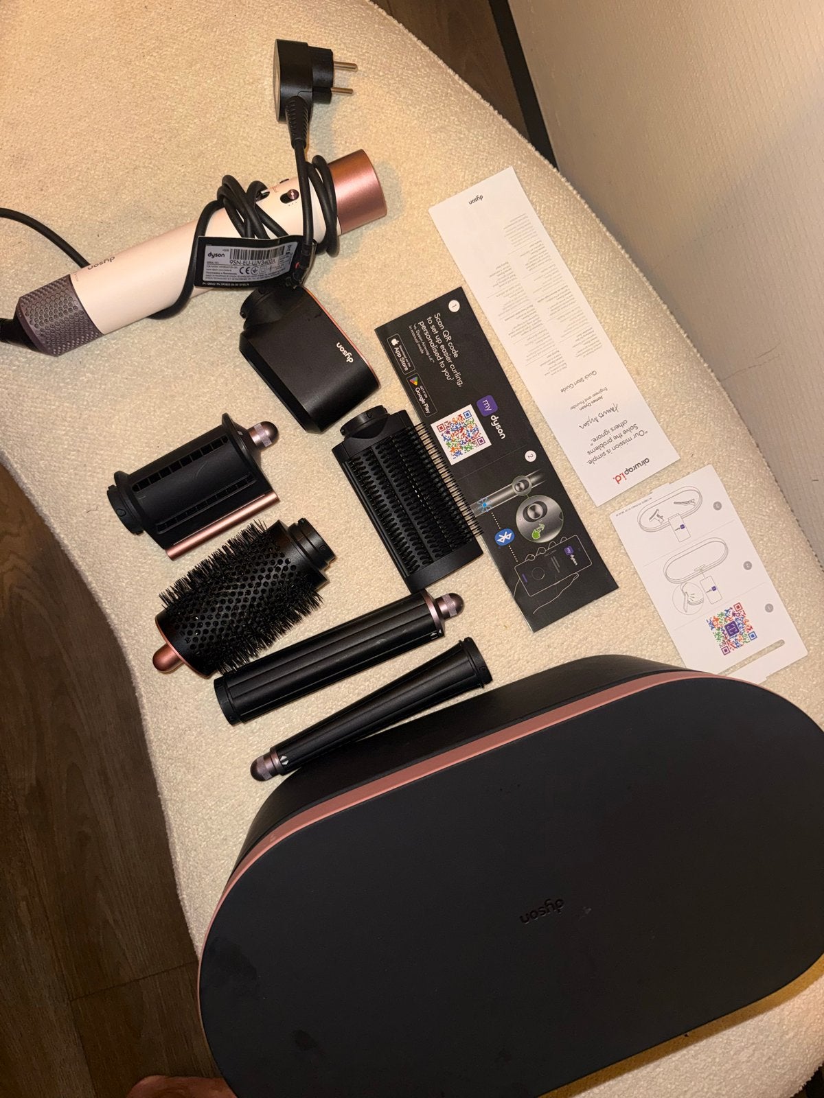 Dyson Airwrap i.d. Multistyler en Föhn - Ceramic Pink, Witgoed en Apparatuur, Ophalen of Verzenden, Zo goed als nieuw, Haarverzorging