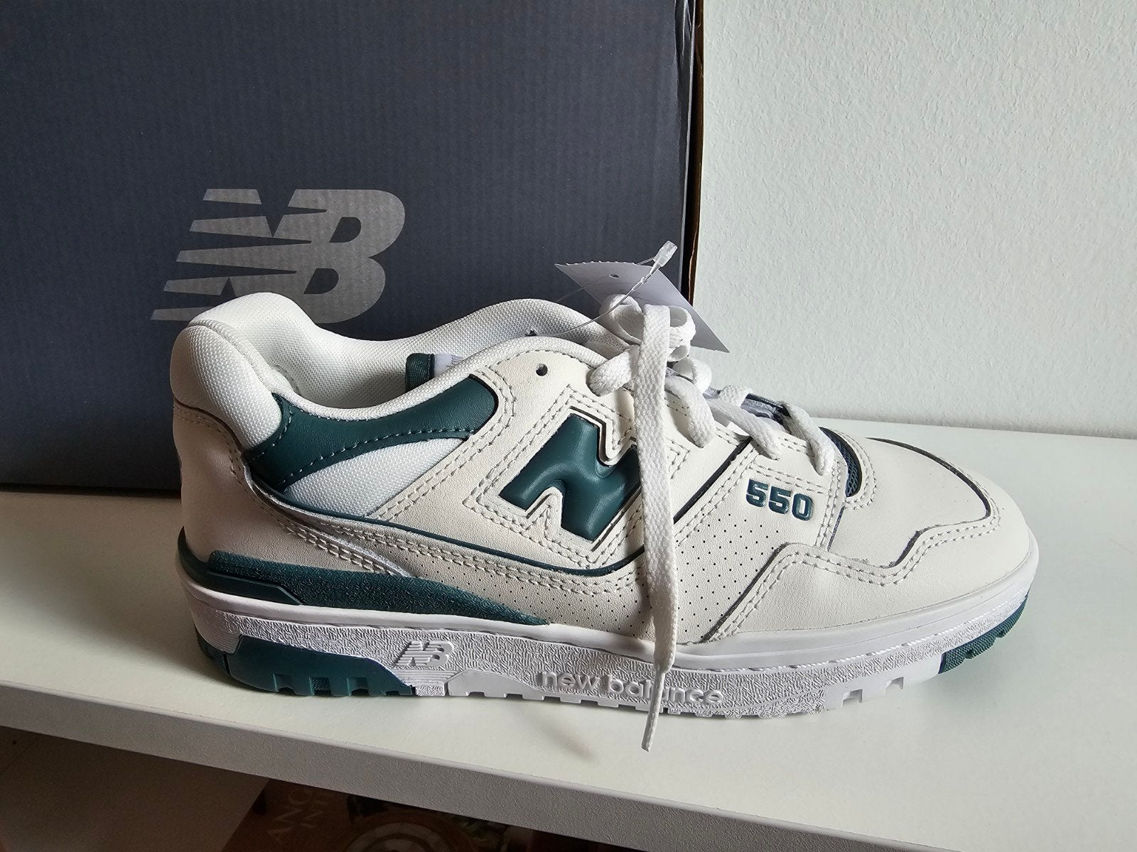 New Balance 550 Sneakers Maat 40 - Nieuw met prijskaartje, Ophalen of Verzenden, Nieuw, Wit, Sneakers of Gympen