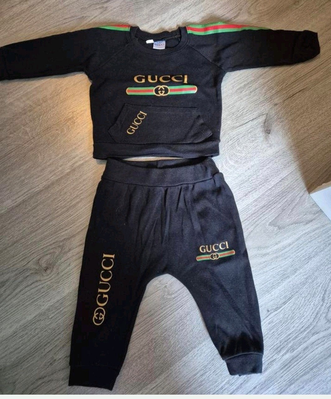 Zwart pakje Gucci maat 74 zgan, Ophalen of Verzenden, Zo goed als nieuw, Meisje, Pakje