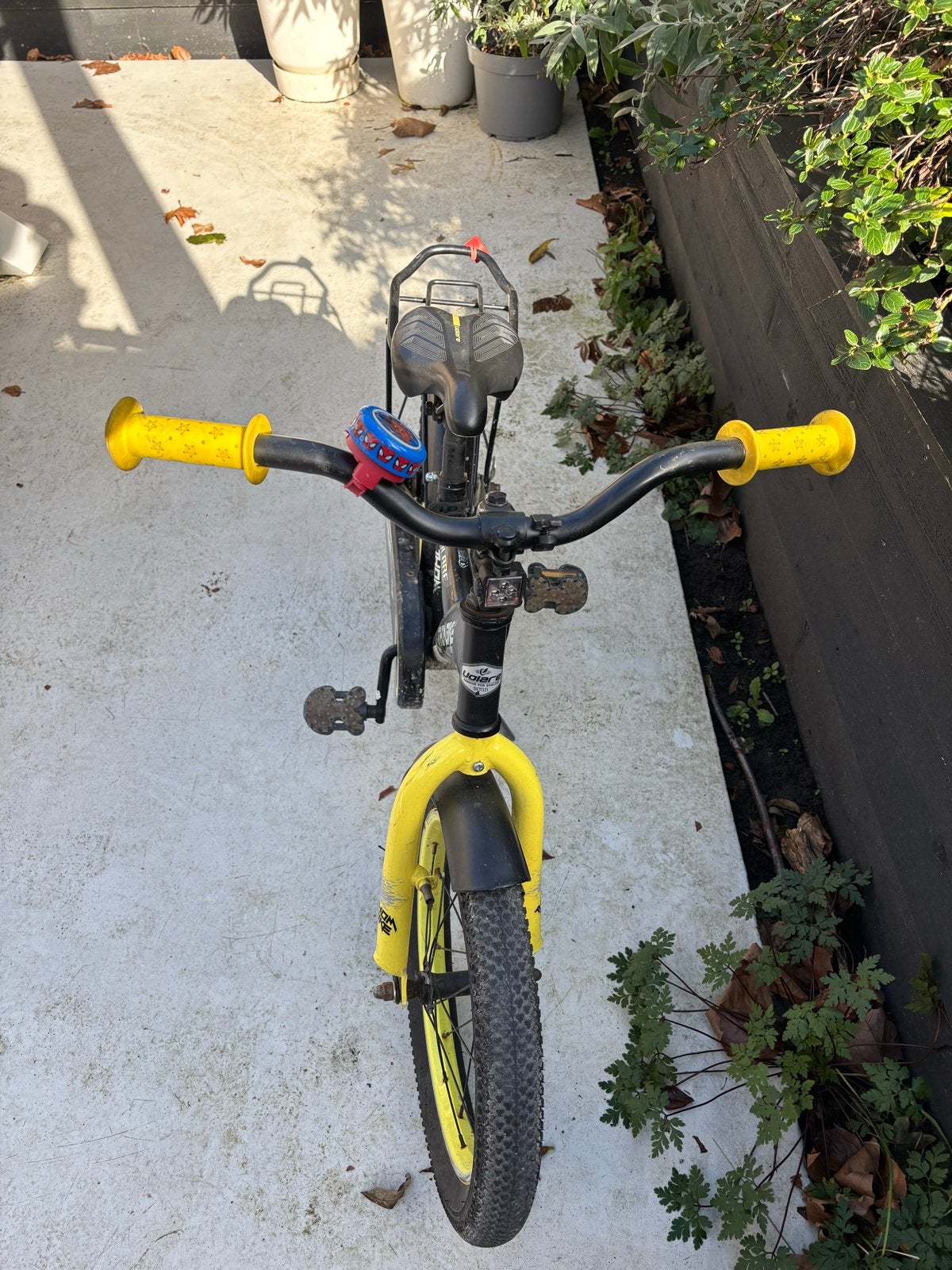 Volare Thombike kinderfiets 16 inch - Zwart/Geel, Ophalen, Gebruikt, Terugtraprem, 16 tot 20 inch