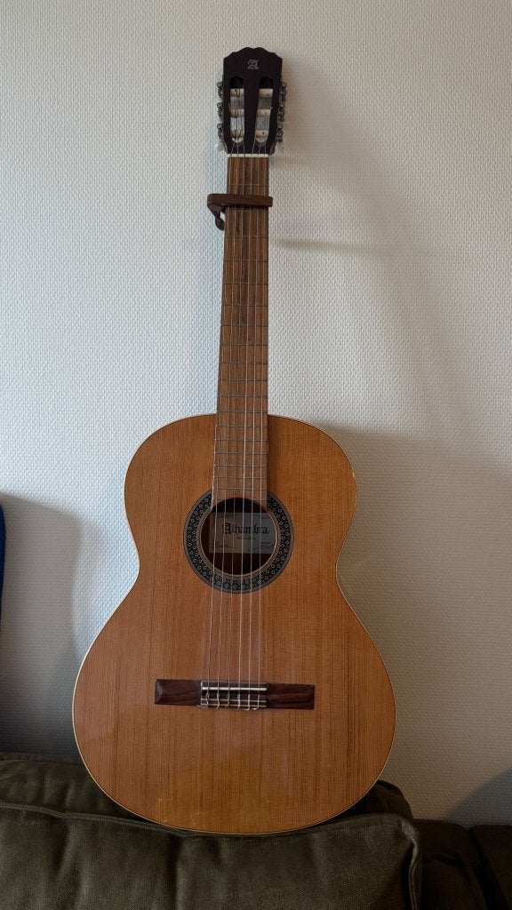 Guitar, Ophalen of Verzenden, Zo goed als nieuw, Klassieke of Spaanse gitaar