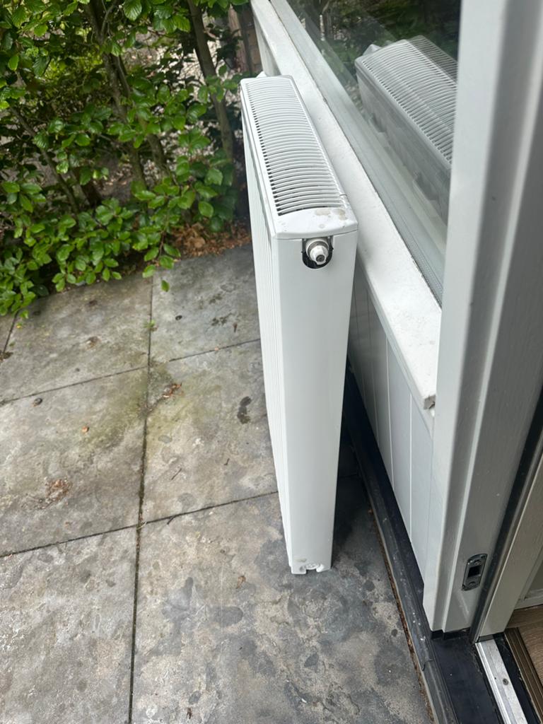 Witte radiator, zo goed als nieuw, Doe-het-zelf en Verbouw, Verwarming en Radiatoren, 500 tot 800 watt, Radiator, Minder dan 60 cm