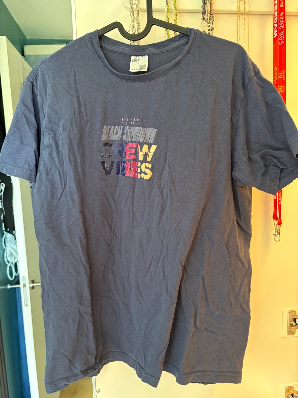 Beach Showdown Crew T-shirt - Maat M, Kleding | Heren, T-shirts, Ophalen of Verzenden, Gedragen, Maat 48/50 (M), Blauw