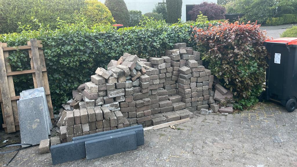 Gratis straatstenen, Tuin en Terras, Ophalen, Gebruikt, Beton, Klinkers