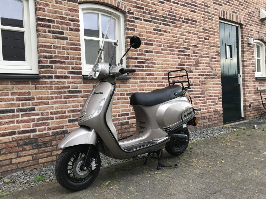 LA SOURIS SOURINI BROM BJ 2023 GTS TOSCANA VX50 RIVA VX, Ophalen, Gebruikt, Maximaal 45 km/u, Benzine