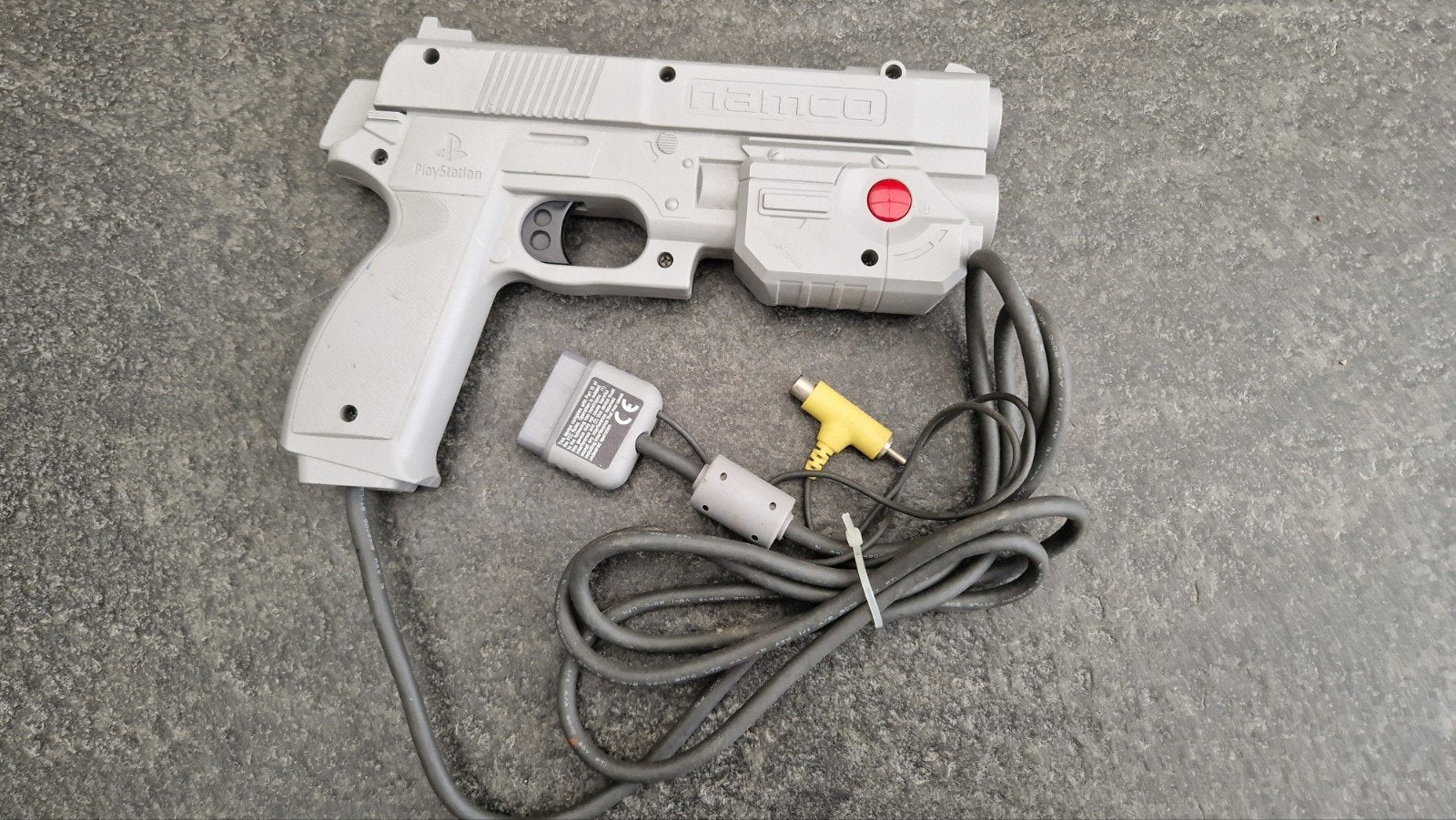 Namco Guncon Light Gun Playstation 1 jaren 90, Ophalen of Verzenden, Zo goed als nieuw, Met 1 controller