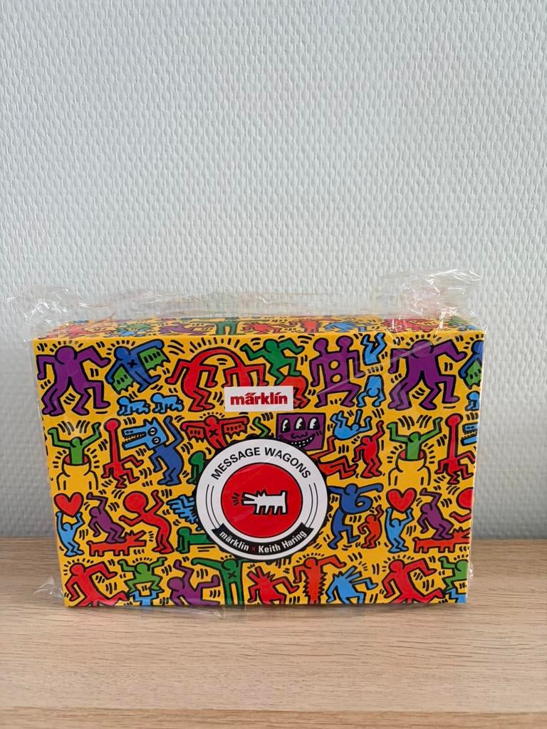 Märklin x Keith Haring – Message Wagons Set 48083 (nieuw), Wisselstroom, Wagon, Ophalen of Verzenden, Zo goed als nieuw