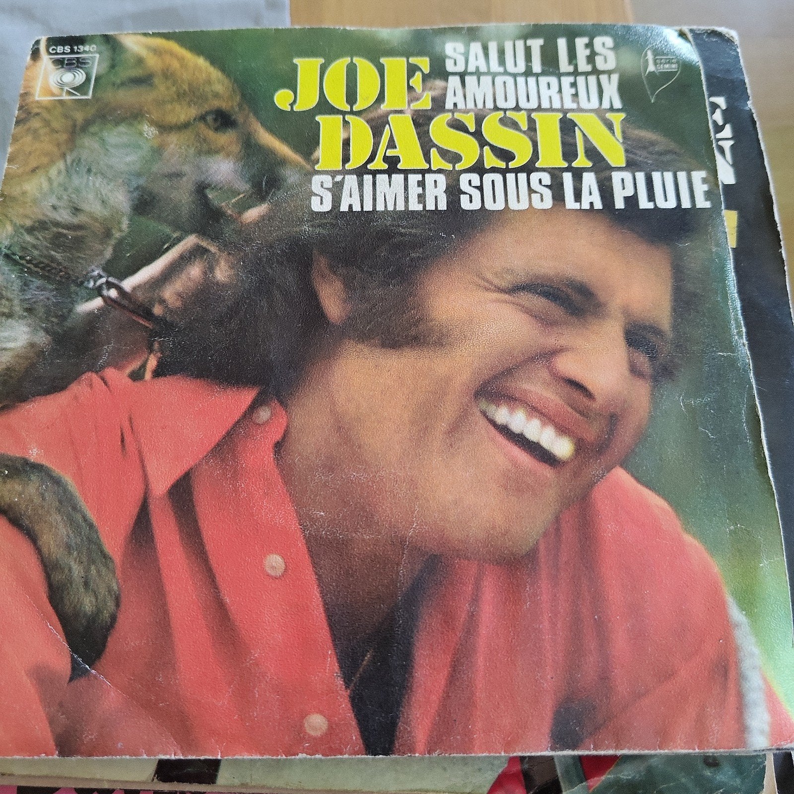Joe Dassin - Salut Les Amoureux / S'aimer Sous La Pluie, Cd's en Dvd's, Ophalen of Verzenden, Gebruikt, 7 inch, EP