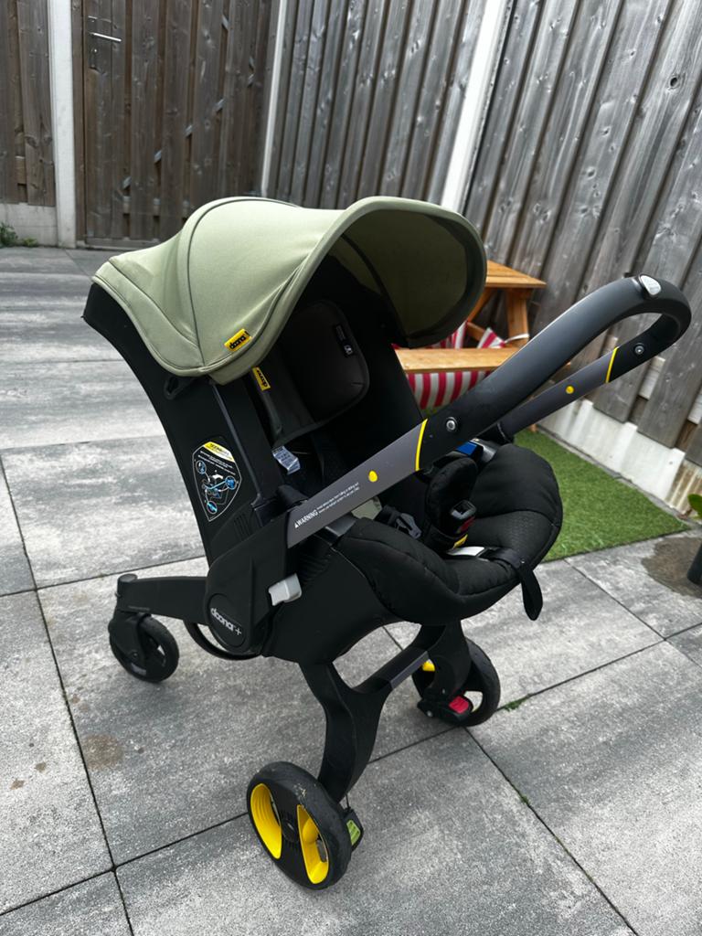 Doona kinderwagen met accessoires!!, Zo goed als nieuw, Combiwagen, Met autostoeltje, Ophalen