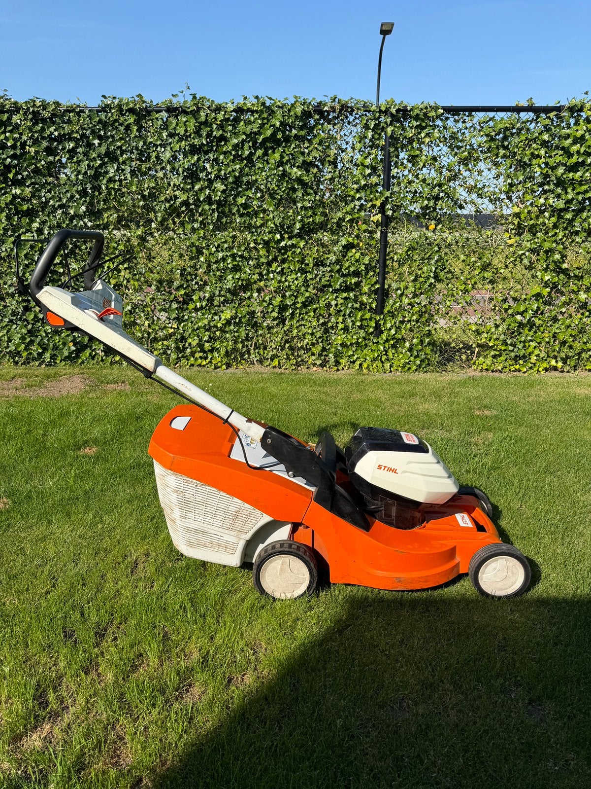 STIHL RMA 448 VC accu grasmaaier – met aandachtspunt, Tuin en Terras, Ophalen, Gebruikt, Accu-grasmaaier, 40 t/m 49 cm