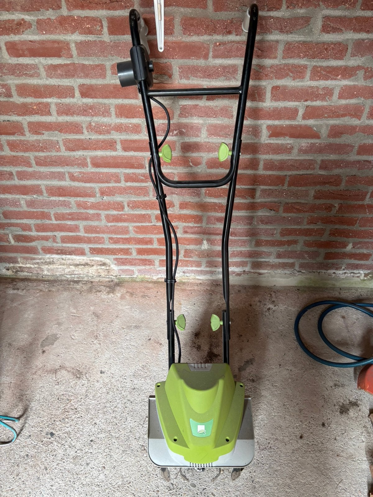 Tuinfrees elektrisch zie foto’s, Tuin en Terras, Ophalen, Zo goed als nieuw
