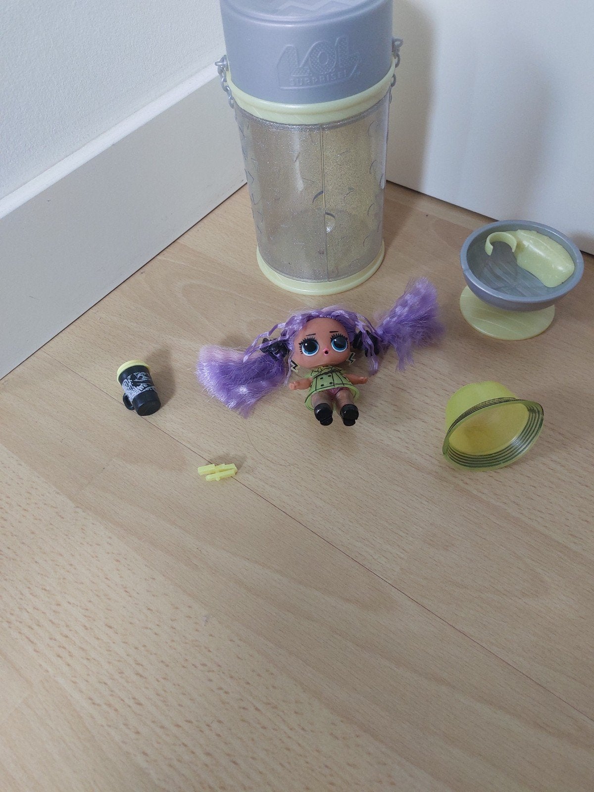 L.O.L. Surprise! pop met accessoires en capsule, Ophalen of Verzenden, Overige typen