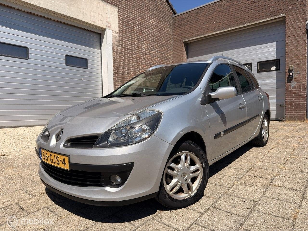 Renault Clio Estate 1.6-16V Dynamique, Auto's, Renault, Voorwielaandrijving, 4 cilinders, 49 €/maand, Origineel Nederlands