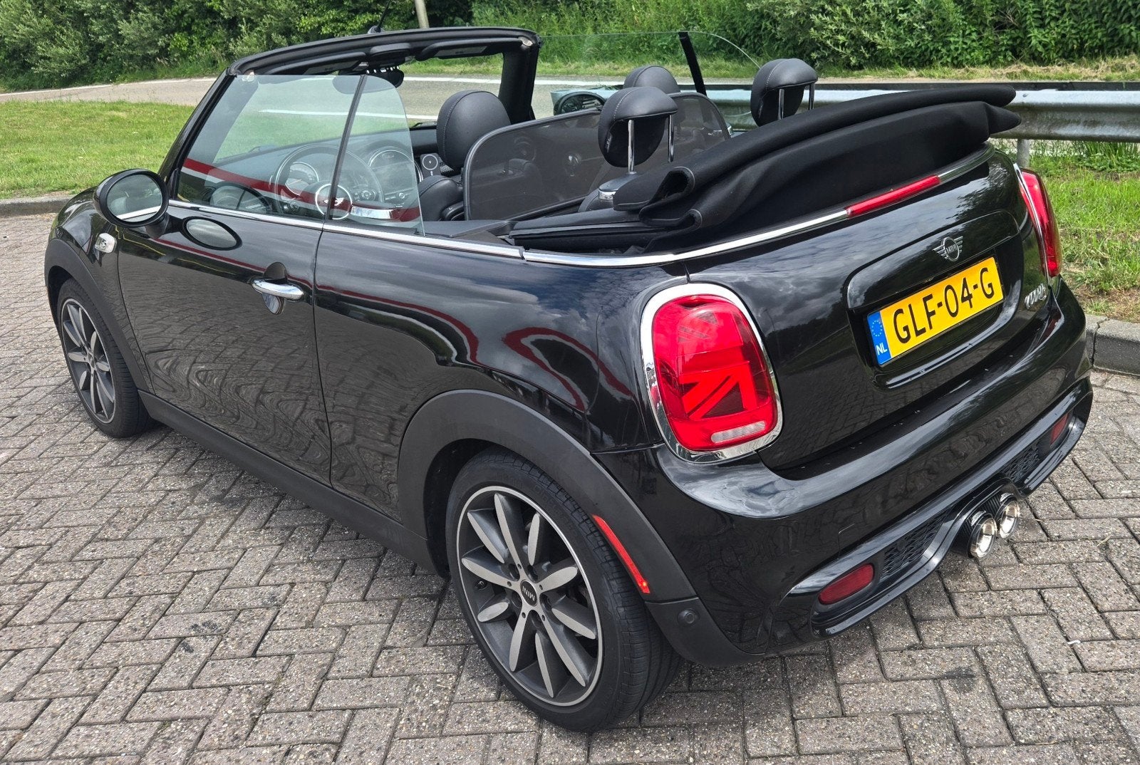 Mini Cabrio Cooper S 2.0 Aut. 2016 192PK Zwart met, Auto's, Zwart, Cabriolet, 4 stoelen, Zwart