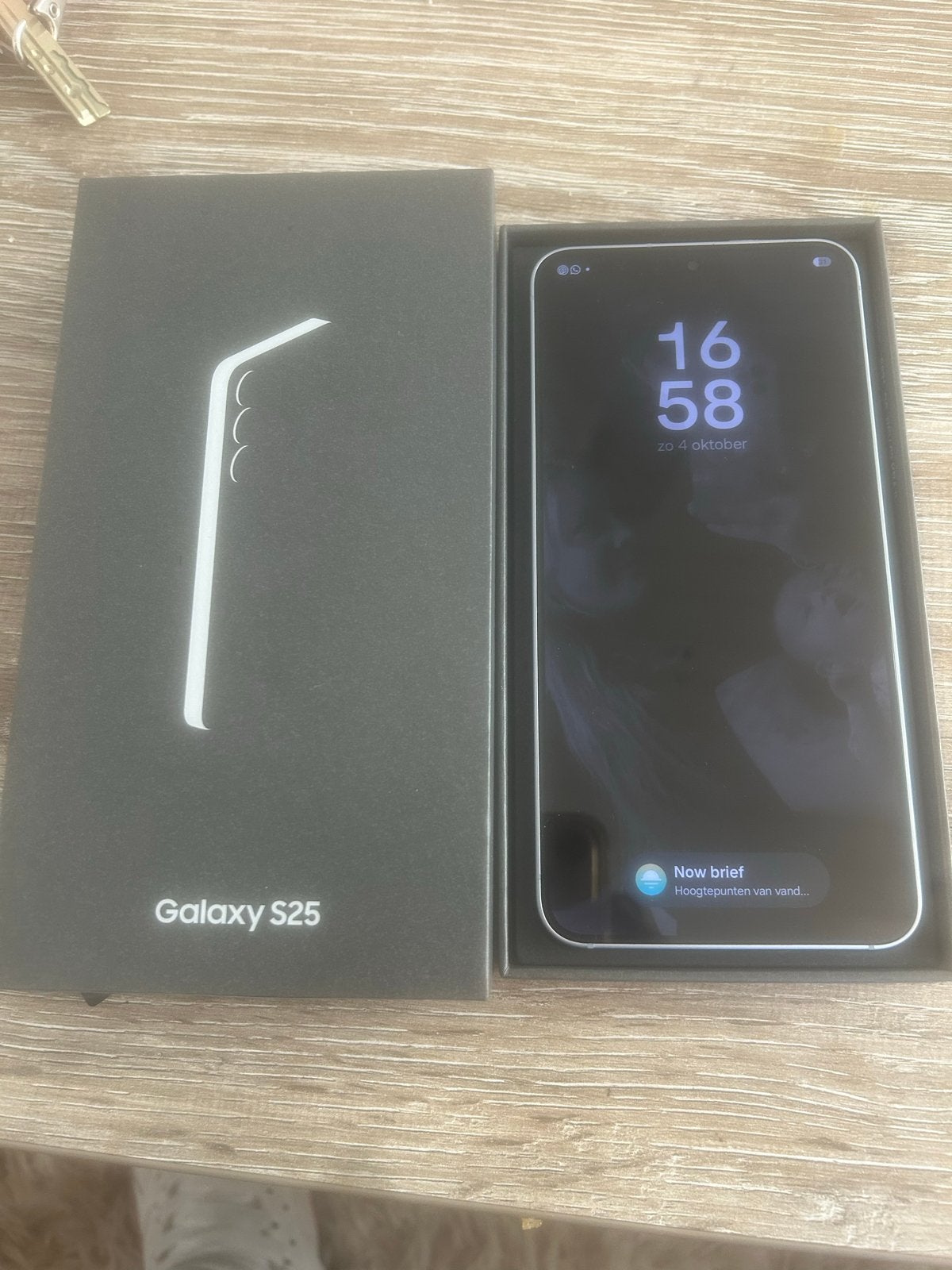 Foto 3 van Samsung Galaxy S25 128GB Wit - Zo goed als nieuw