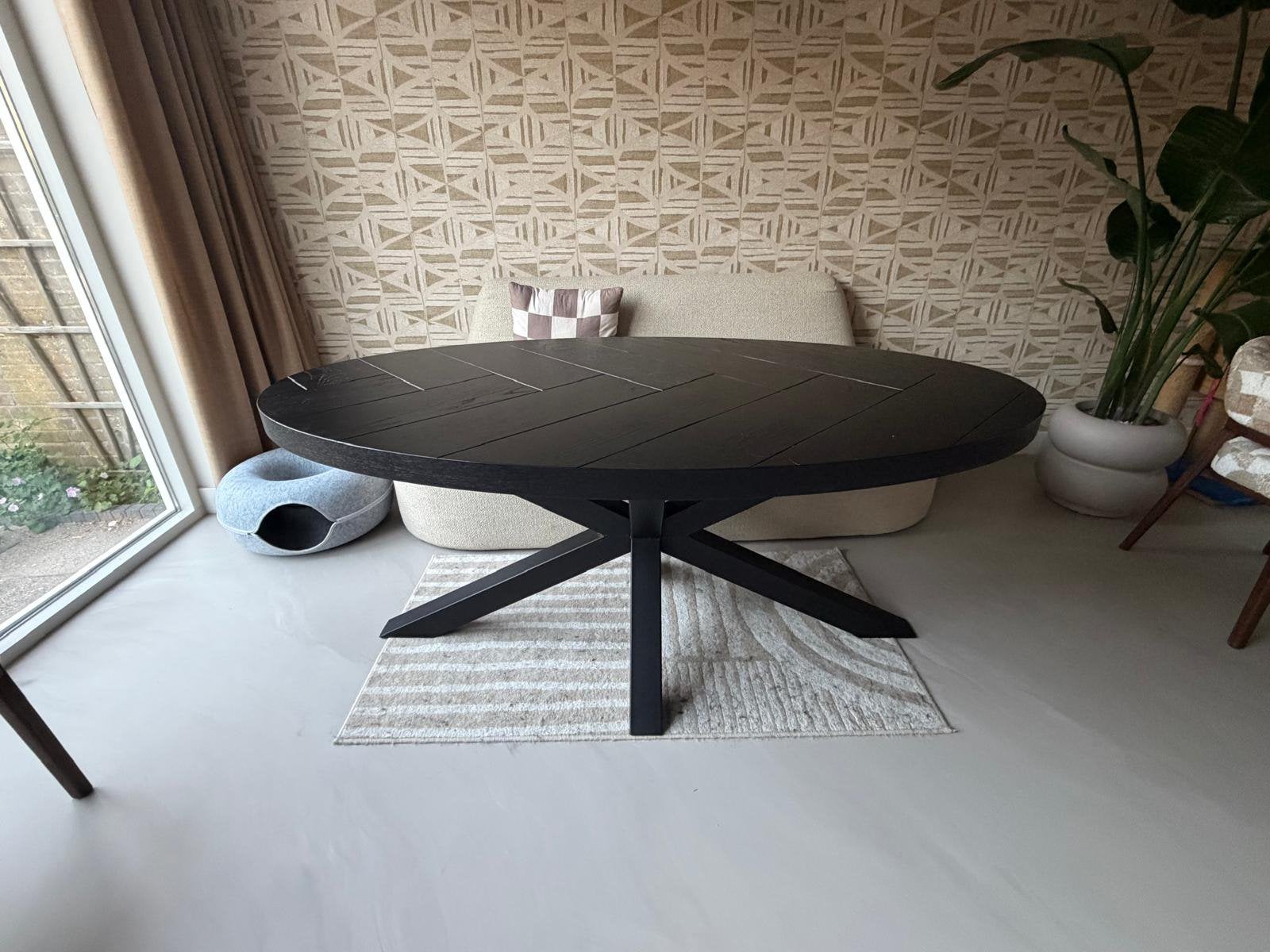 Grote ovale tafel met metalen poot, Ophalen, 100 tot 150 cm, 200 cm of meer, Zo goed als nieuw