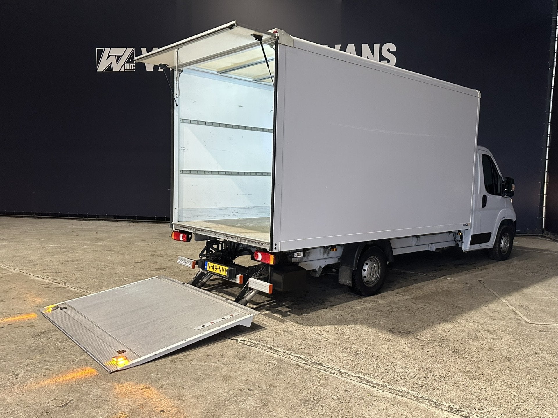 Citroën Jumper 2.2 BlueHDi 141pk Bakwagen 436cm Lang Laadkl, Voorwielaandrijving, Stof, Gebruikt, 4 cilinders