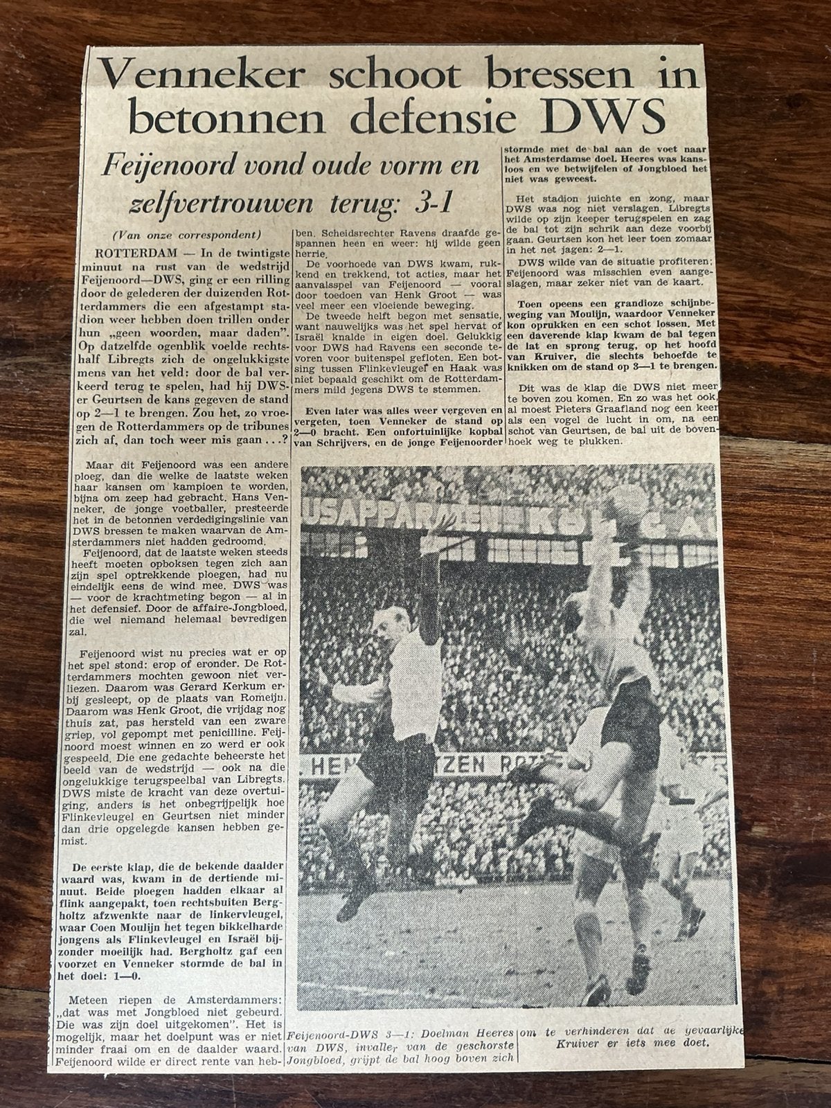 Voetbal krantenartikel Feyenoord DWS februari 1965, Verzamelen, Ophalen of Verzenden, Knipsel(s)