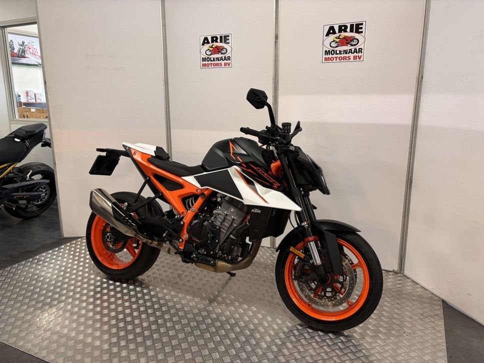 KTM 990 Duke R (bj 2026), Motoren, 2 cilinders, KTM, Motorrijbewijs A, Bedrijf