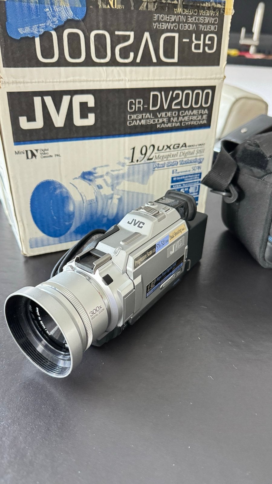 JVC GR-DV2000 Digitale Video Camera met Tas, Mini dv, JVC, 20x of meer, Ophalen of Verzenden