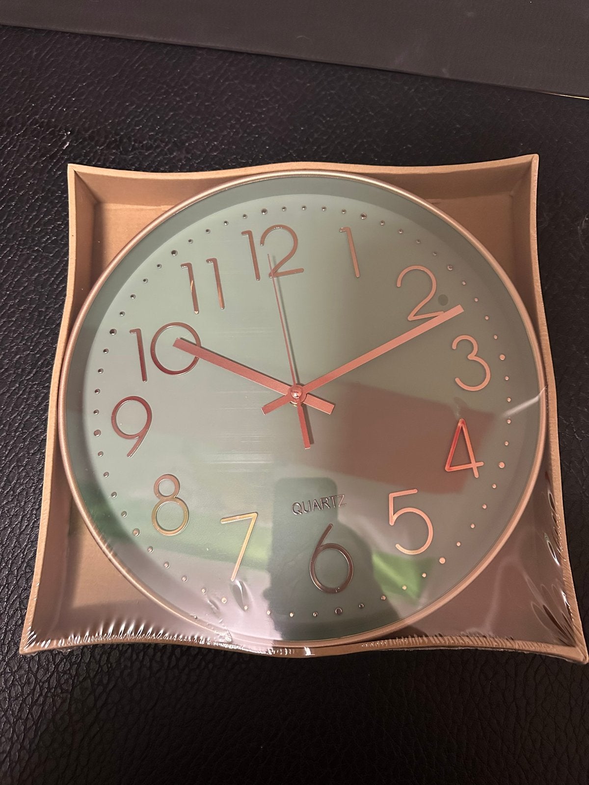 Nieuwe wandklok in doos, Ophalen of Verzenden, Nieuw, Analoog, Wandklok