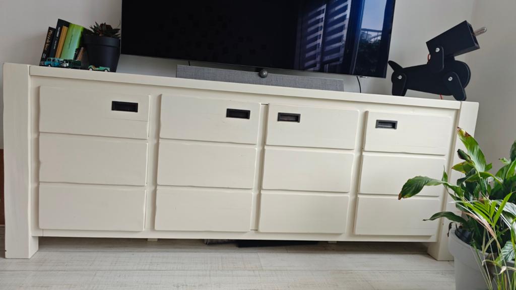 Wit dressoir, eiken. 4 deurs. In prima staat, Ophalen of Verzenden, 25 tot 50 cm, 150 tot 200 cm